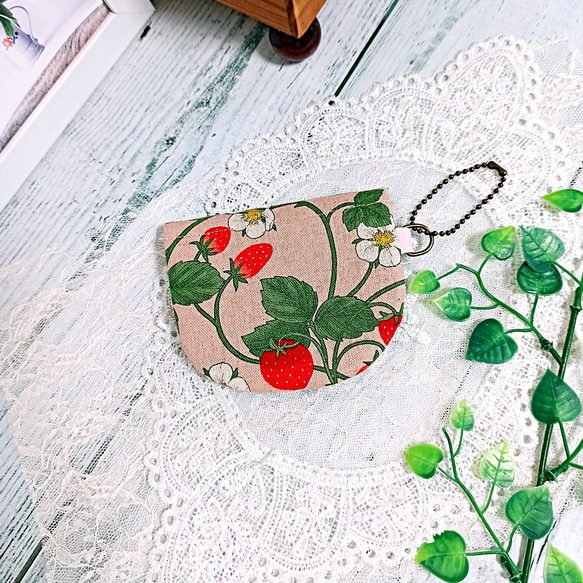 ✨SUMMER SALE✨ いちご系生地・インド刺繍リボン *布小物5点セット* 9枚目の画像
