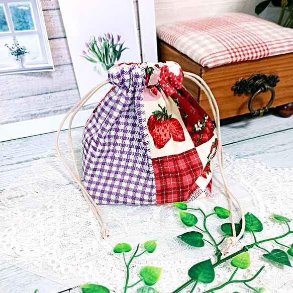 ✨SUMMER SALE✨ いちご系生地・インド刺繍リボン *布小物5点セット* 2枚目の画像