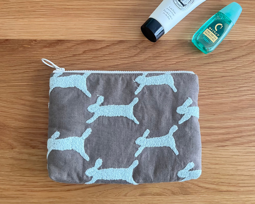 mina perhonen run run run ポーチ ミナペルホネン の刺繍生地 ポーチ