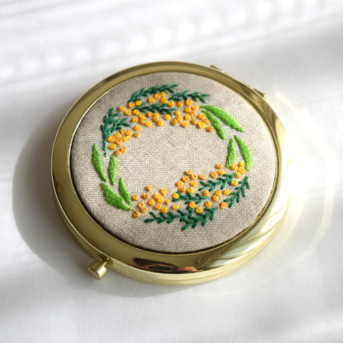 ミモザの手刺繍 コンパクトミラー／手鏡 その他雑貨 「いってんものや