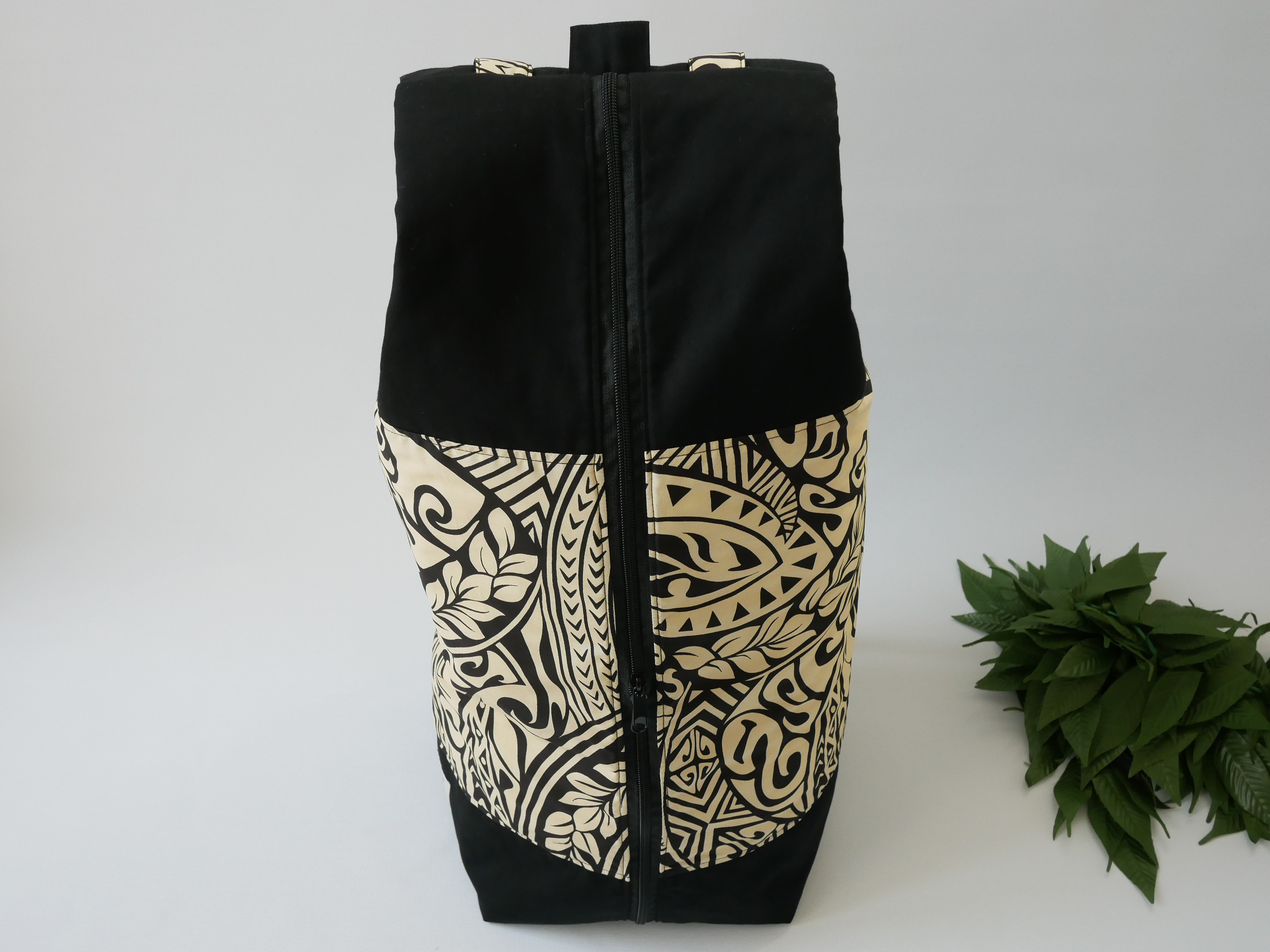 イプヘケケース リュックタイプ ブラック×アイボリー フラダンス カヒコ 楽器ケース