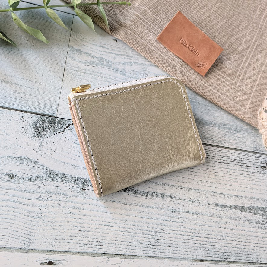 L字ファスナーミニ財布　シャンパンゴールド スリム　コンパクト  ハーフサイズ   レザー　本革