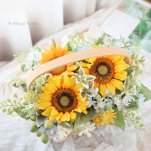 バスケットアレンジ 生花のバスケットアレンジ ブルー S｜フラスタ・楽屋花のSakaseru