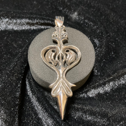 ✨️一点物✨️Hearting Sword Pendant ✨️一点物✨️Hearting Sword Pendant