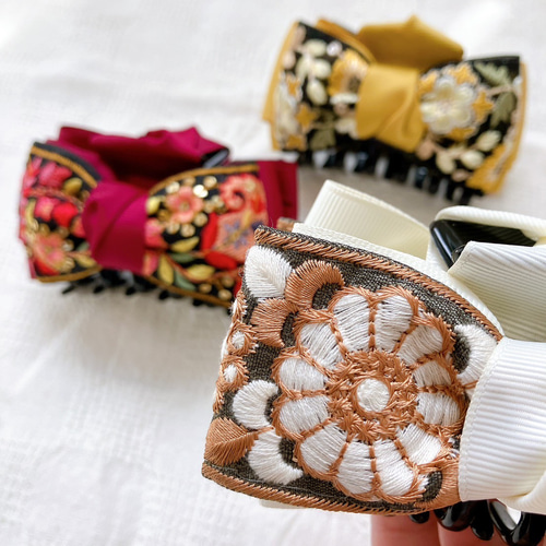 オフホワイトXグリーン インド刺繍リボン 8cmバンスクリップ ヘア