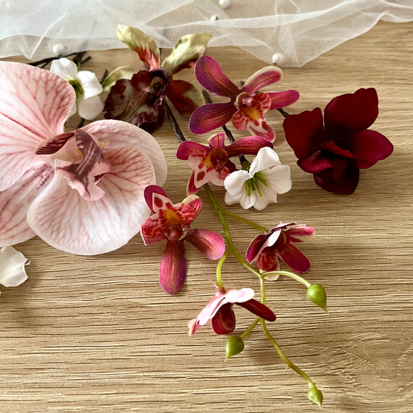 〈送料無料〉⌘ボルドー×ホワイト⌘カラーリリィと胡蝶蘭の髪飾り 結婚式 成人式 卒業式 和装 3枚目の画像