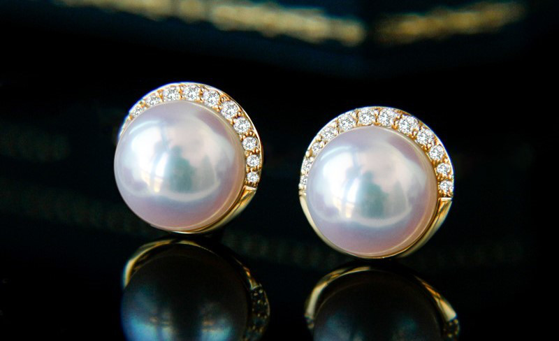 【La Corser】太陽、月、星のデザイン 日本製 7-9mm アコヤ真珠ピアス 18Kゴールド 天然ダイヤモンド入り 厚型