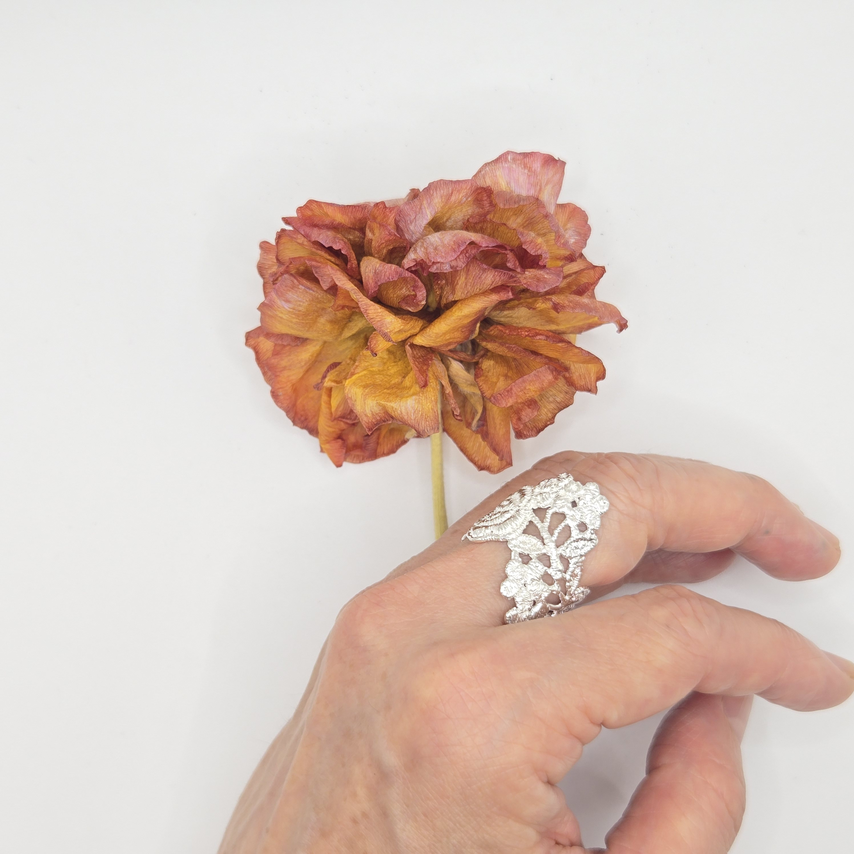 薔薇のレースデザインのリング・シルバー