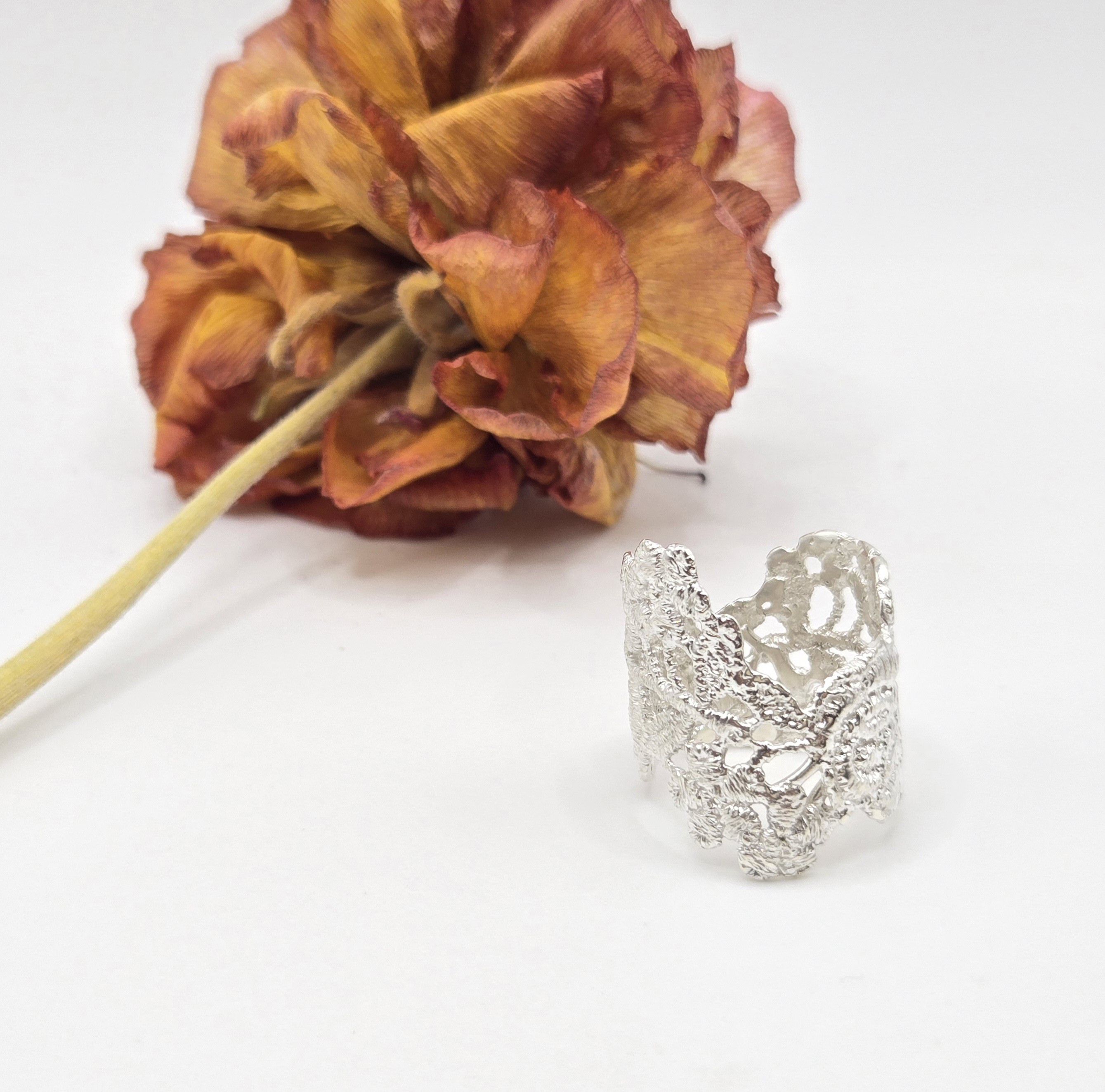 薔薇のレースデザインのリング・シルバー