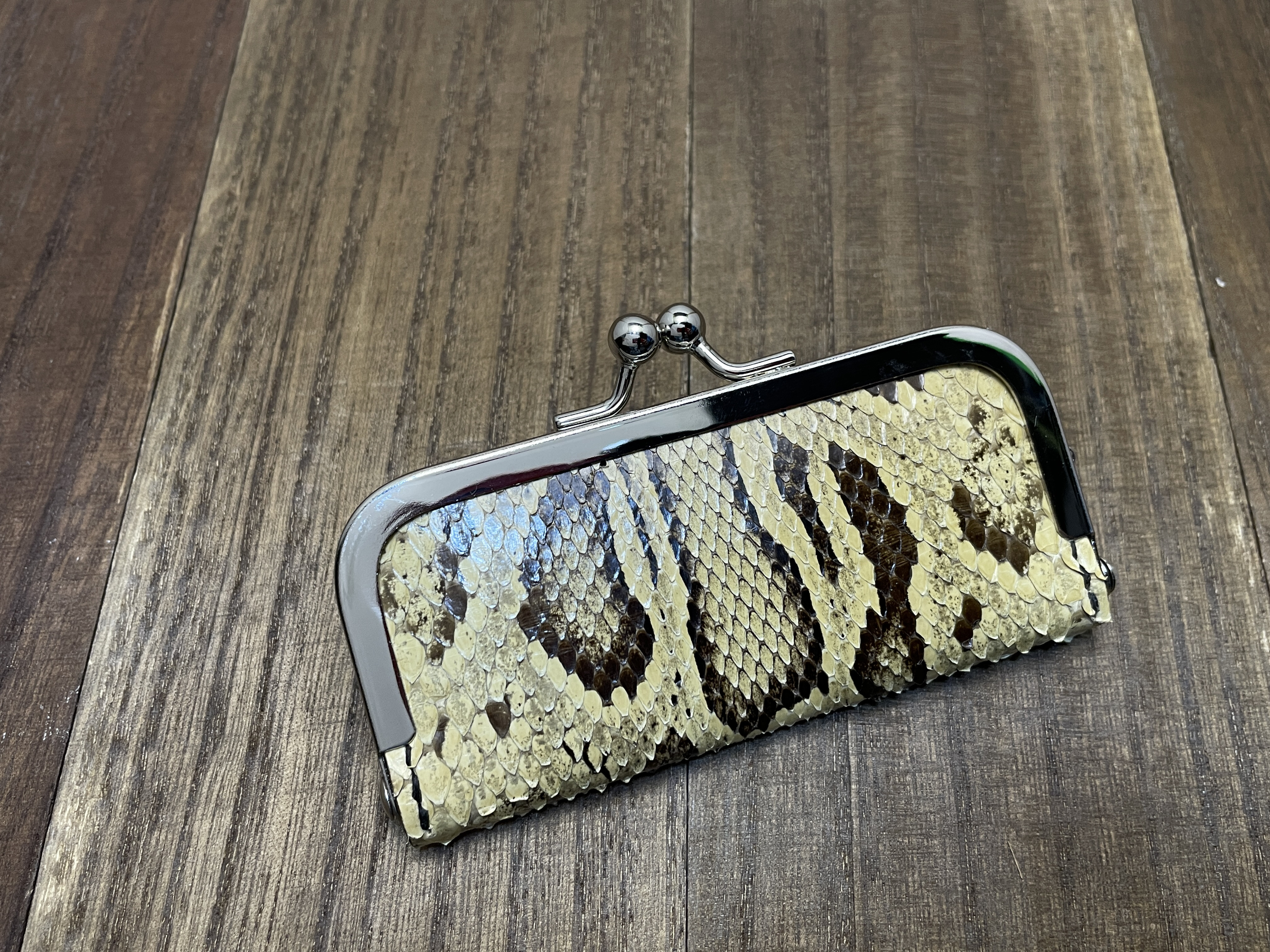 モラレスパイソンの薄型がま口お札入れ ver.2