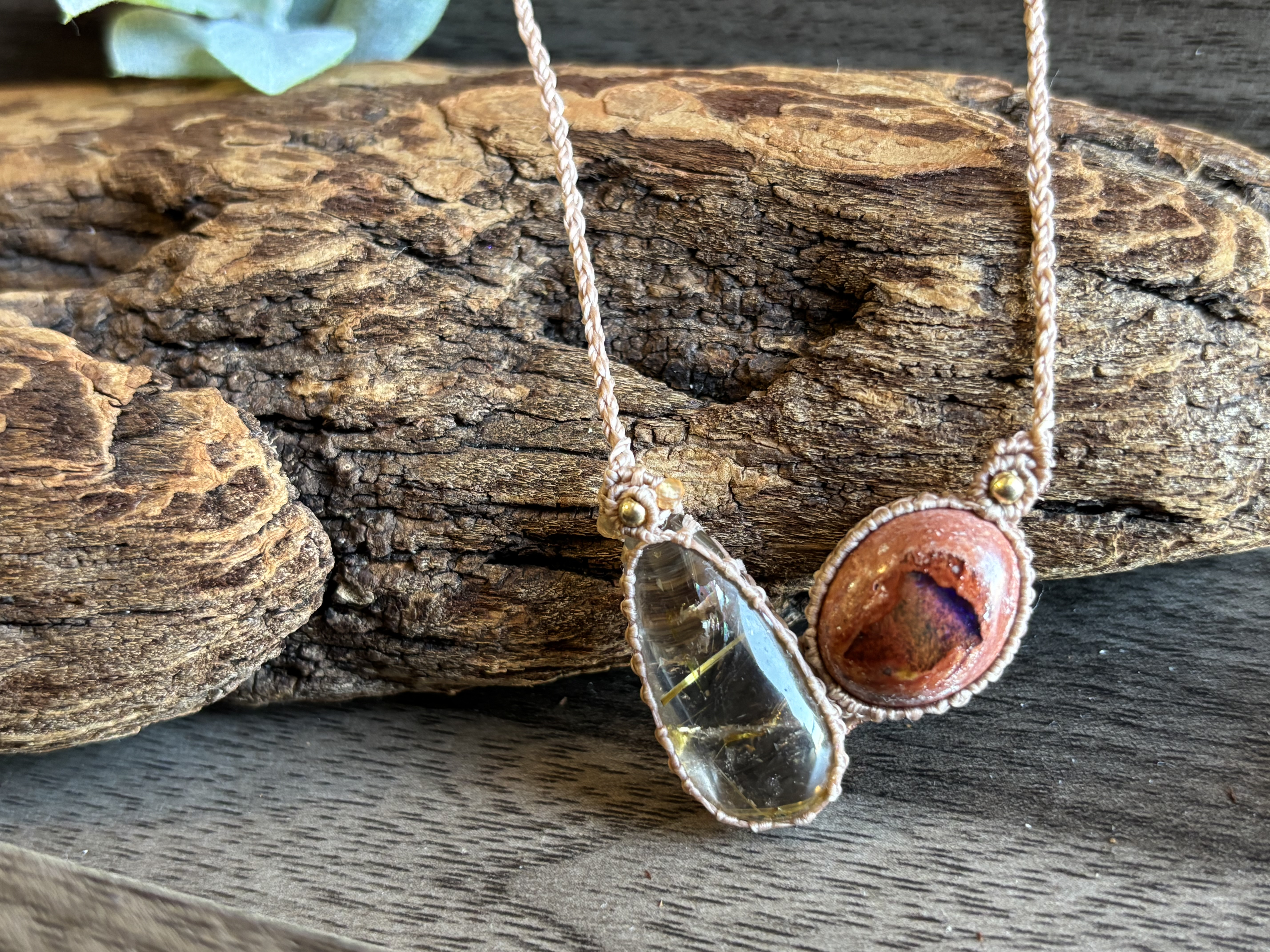 カンテラオパールとルチルクォーツのマクラメ編みネックレス⭐︎