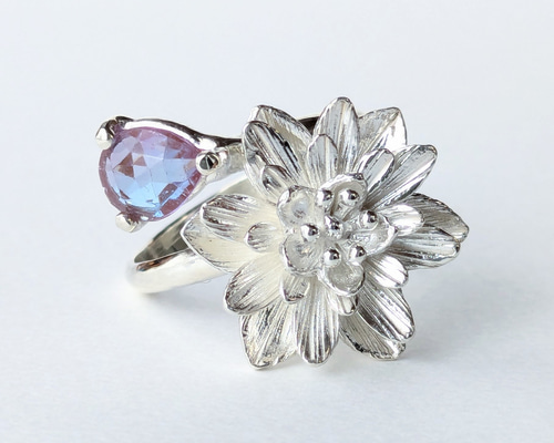 睡蓮の花とサフィレットの指輪 指輪・リング KIJIASARI 通販 19515937