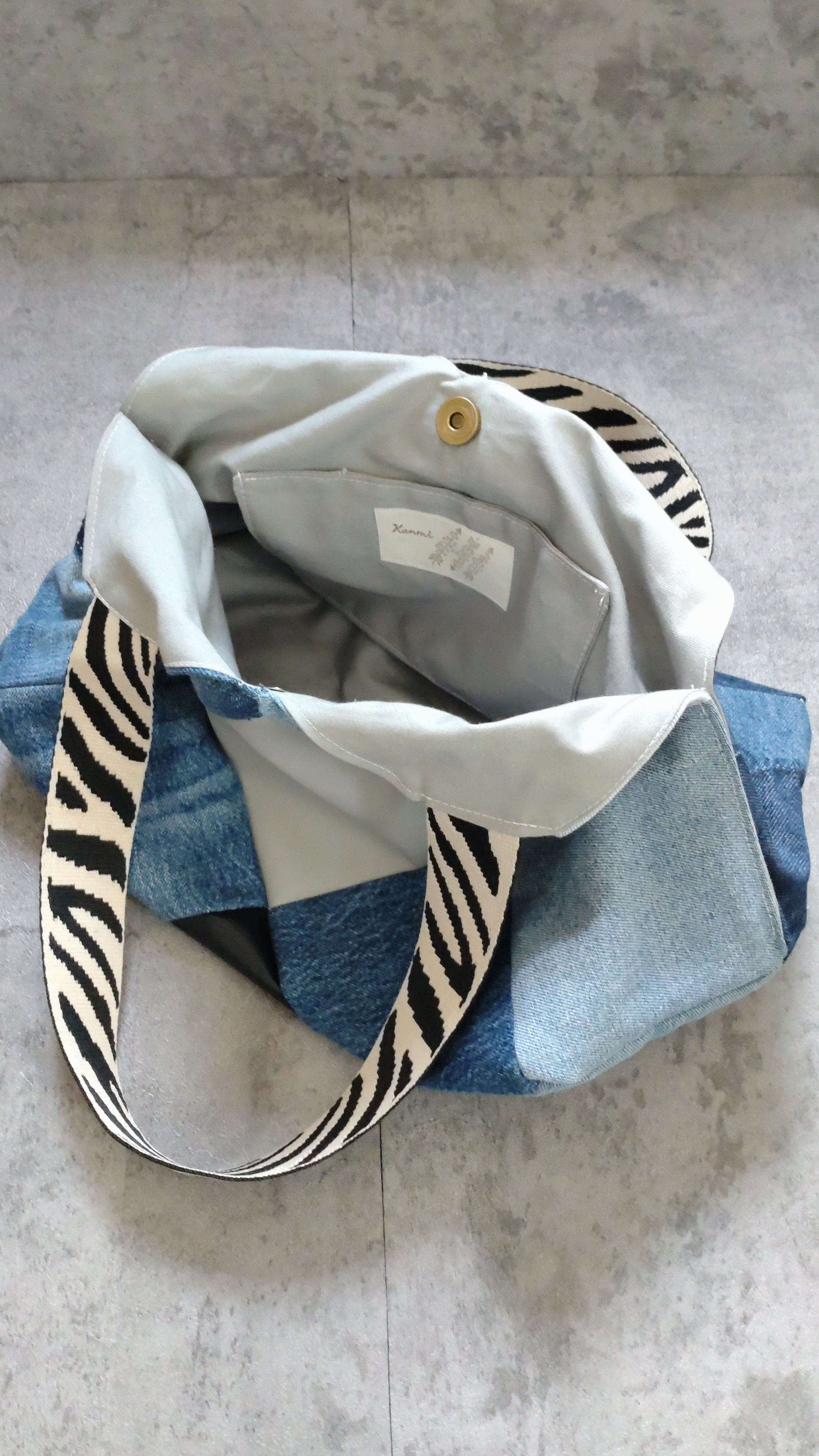 (ゼブラ柄) パッチワーク トートバッグ リメイクデニム 1点もの