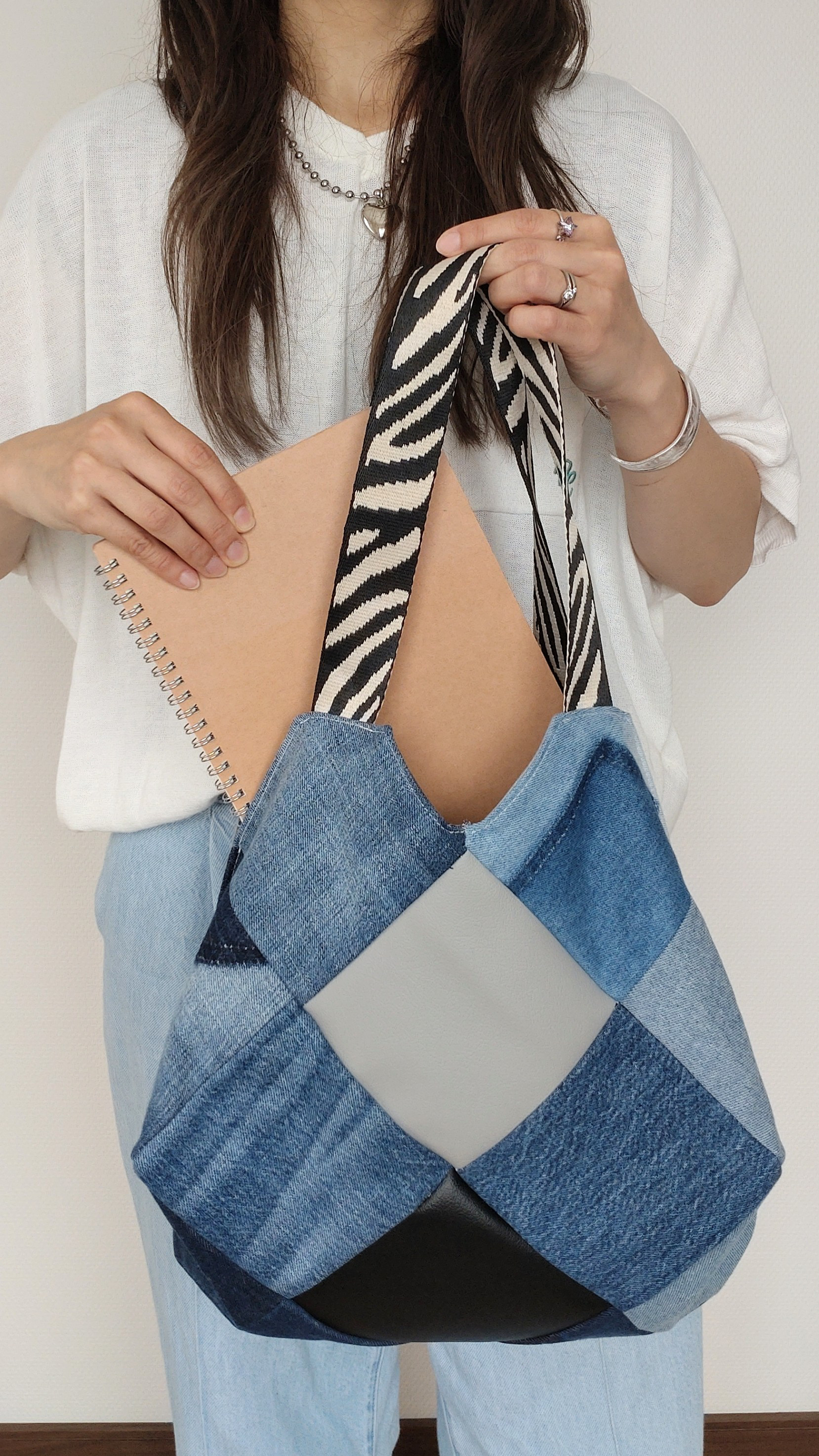 (ゼブラ柄) パッチワーク トートバッグ リメイクデニム 1点もの