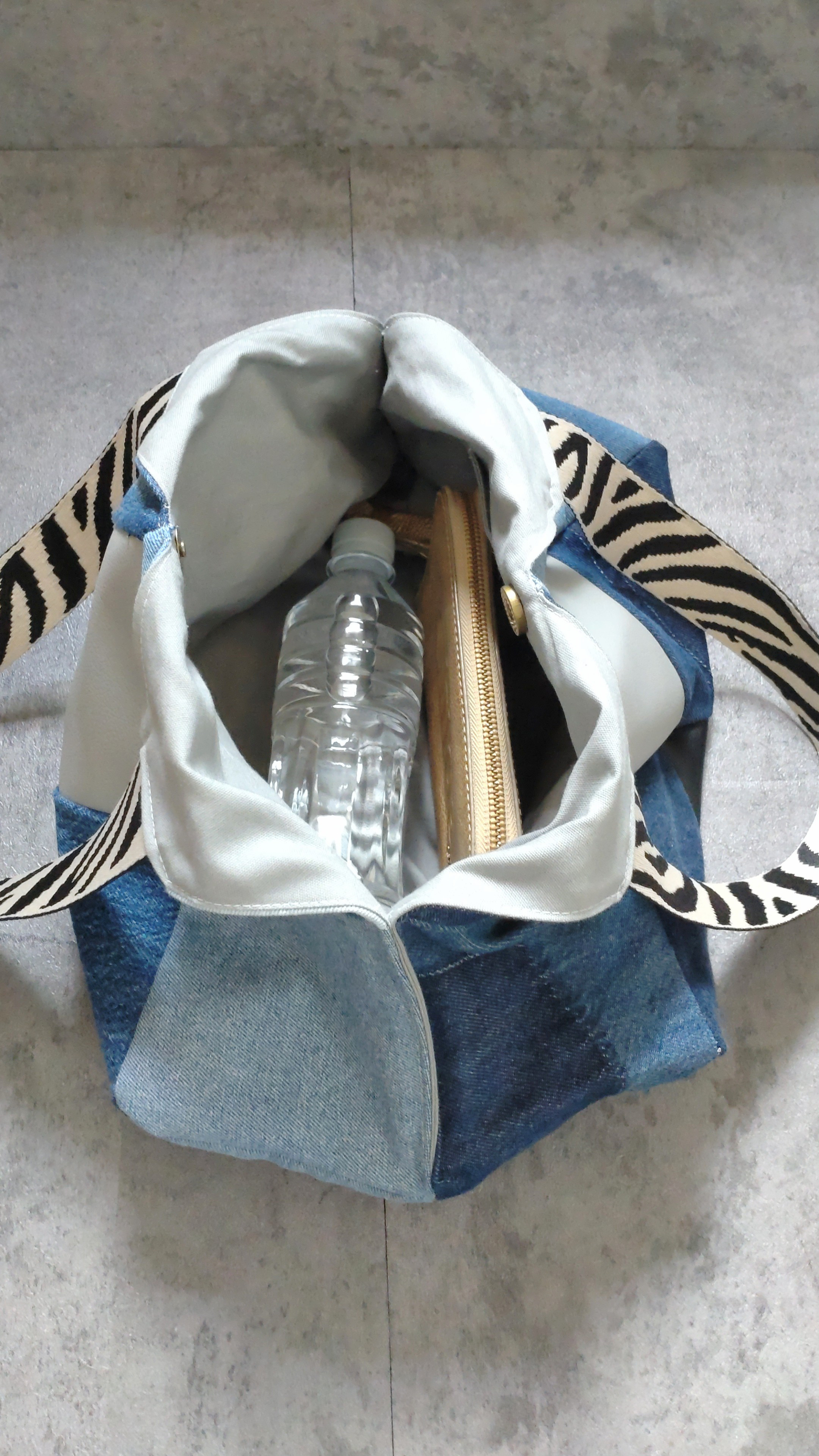 (ゼブラ柄) パッチワーク トートバッグ リメイクデニム 1点もの