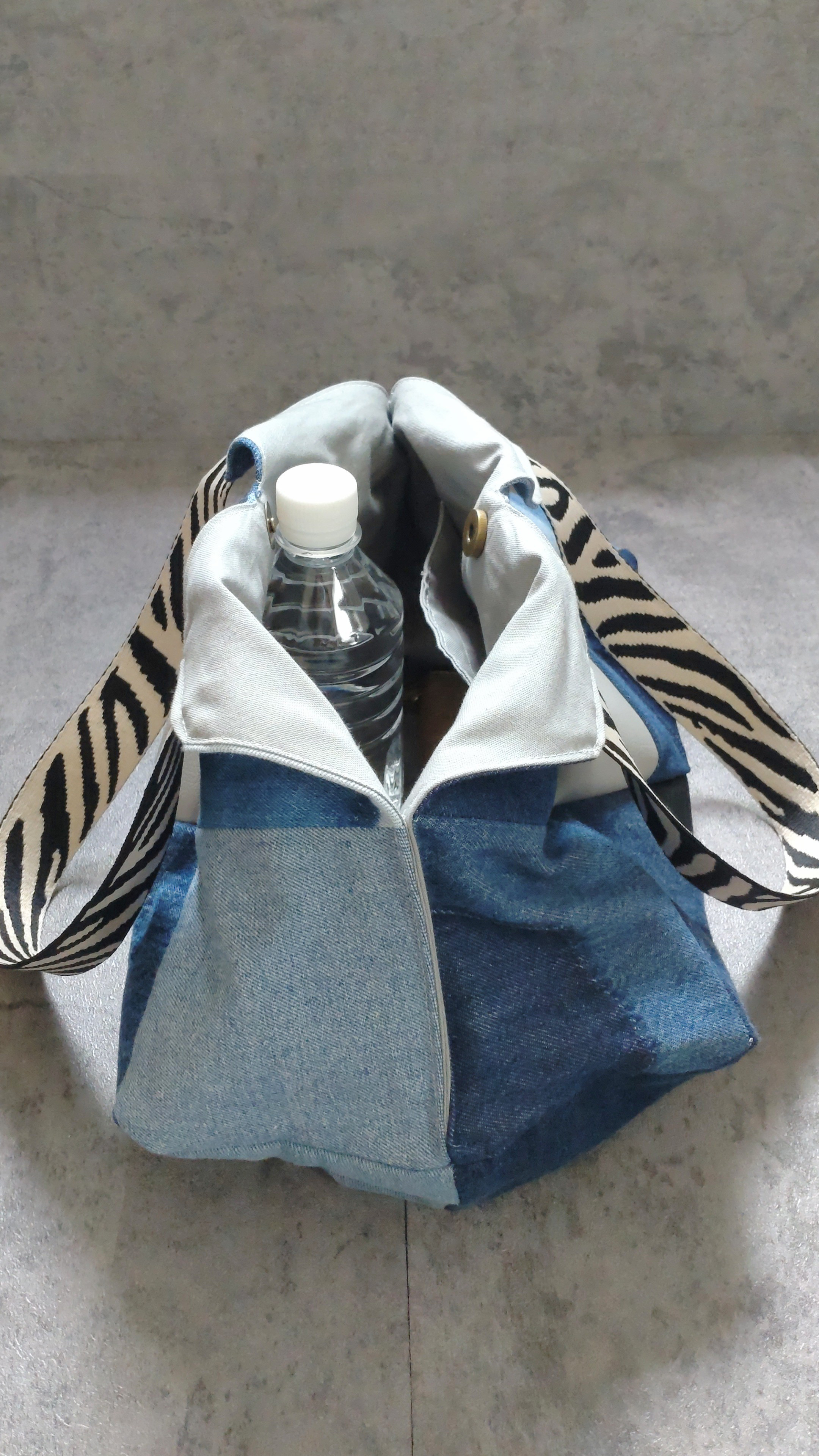 (ゼブラ柄) パッチワーク トートバッグ リメイクデニム 1点もの