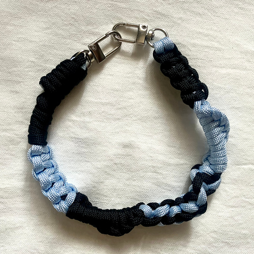 パラコード スマホ ハンドストラップ ハンドメイド ブラック