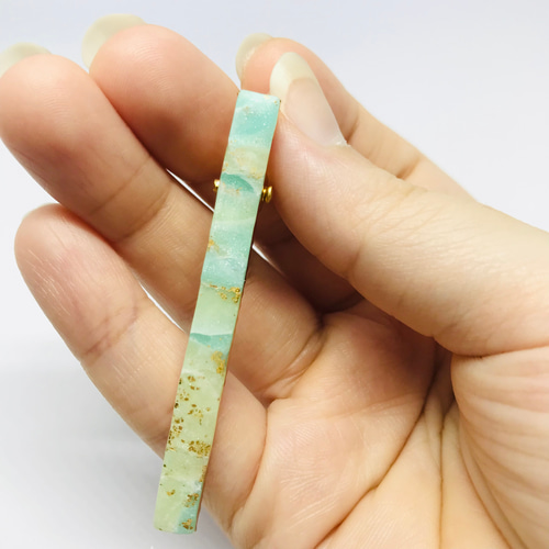 ヘアクリップ 翡翠 緑 大理石風 レジン 天然石風 みどり ヘアピン 翠