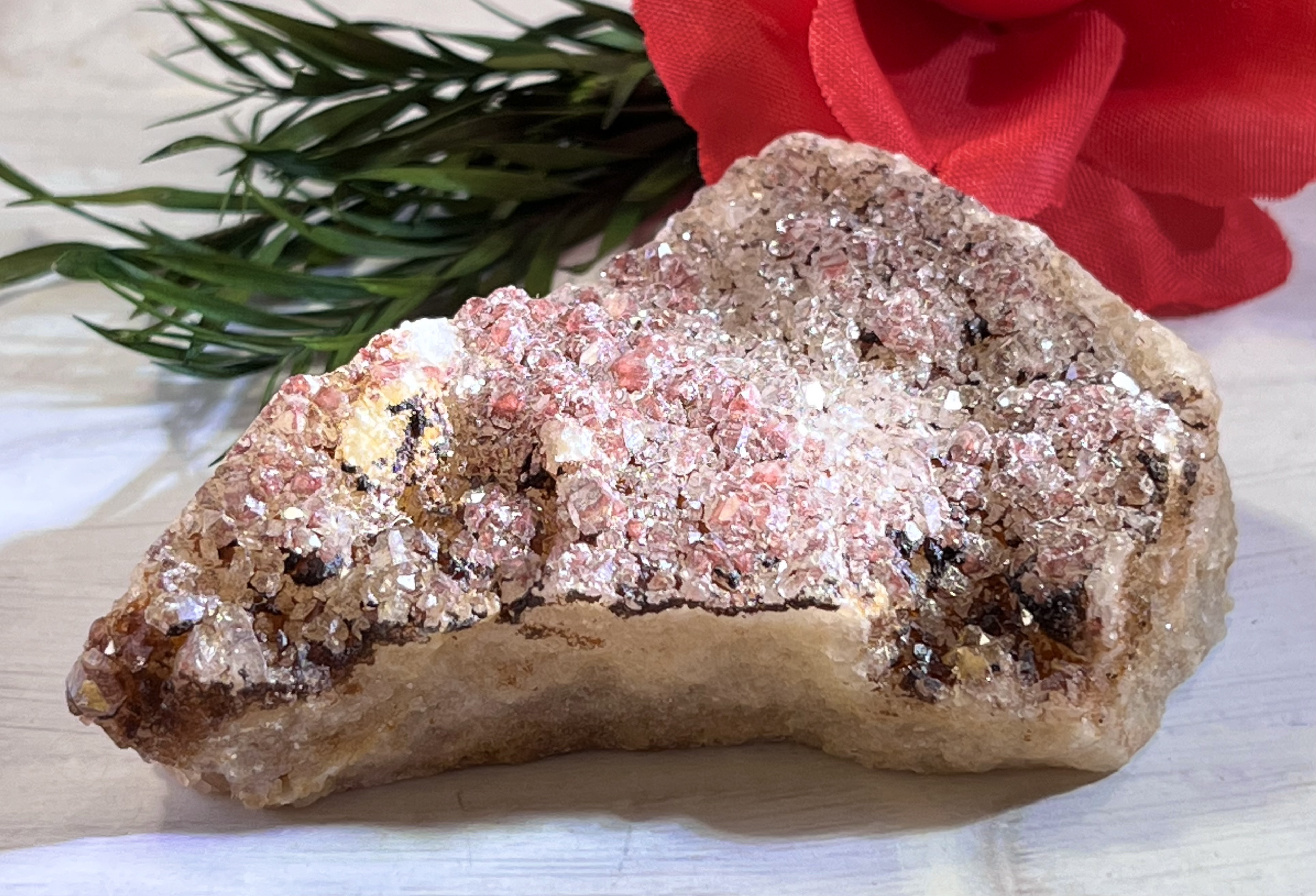 ストロベリークォーツ　苺水晶　ファイヤー　クラスター　ラフストーン　原石