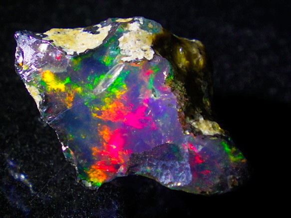 ☆エチオピアンオパールの原石☆6.8t/21.1mm☆天然石蛋白石☆鉱物原石