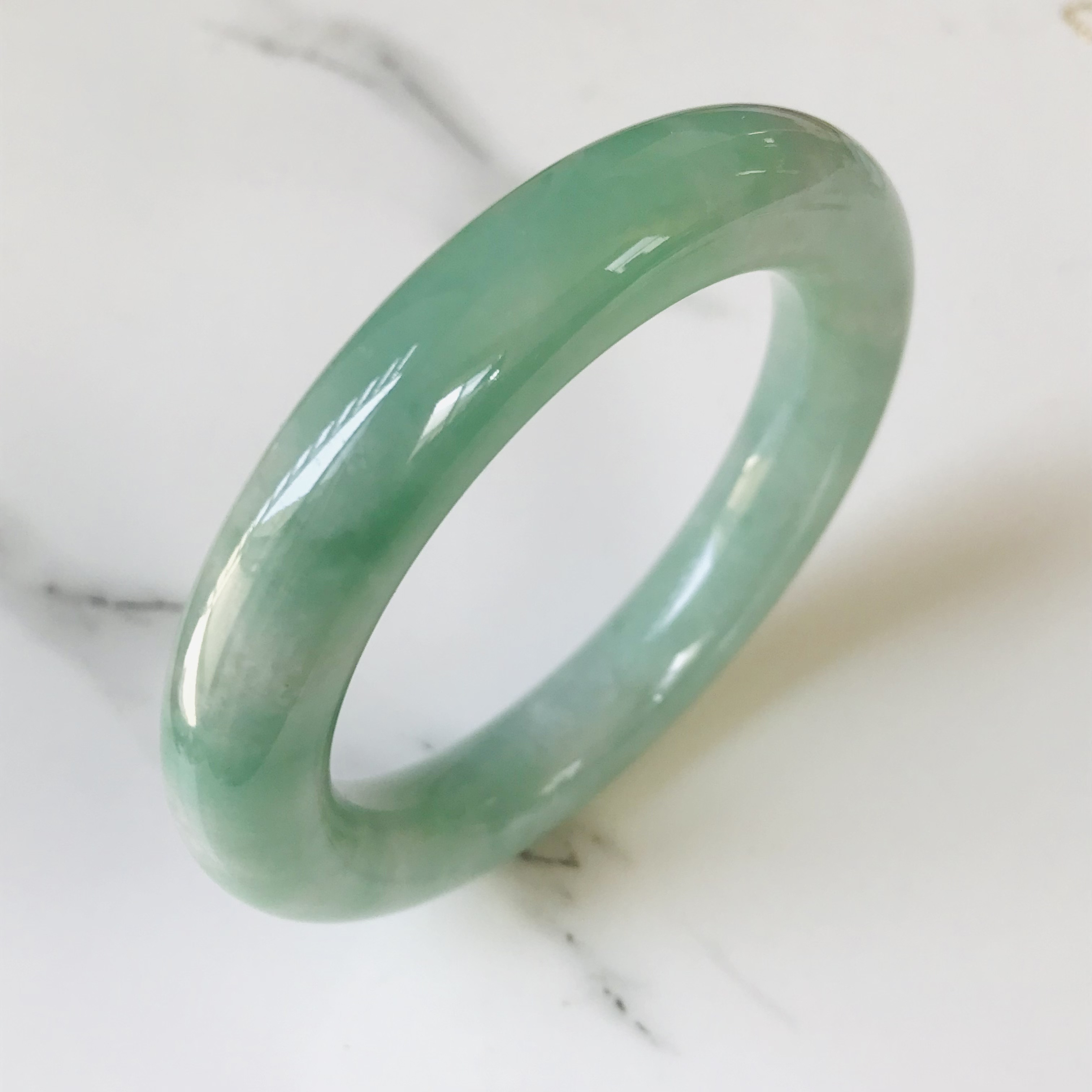 【B3500-0180】ジェイド　翡翠　ヒスイ　一点もの　希少　バングル　ミャンマー産　53.5mm