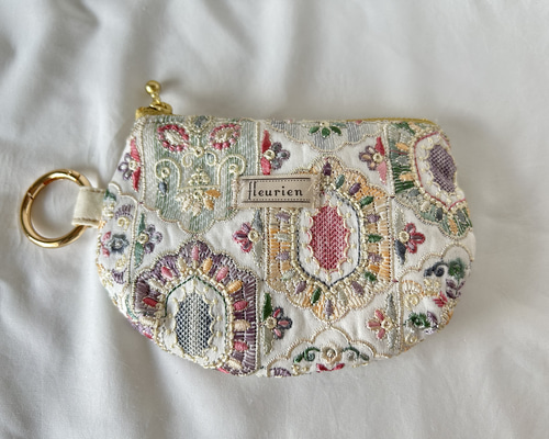 インド刺繍生地　ハンドル付きポーチ 楽天市場】リング付ポーチ 【 インド刺繍 01 × シュリンクレザー