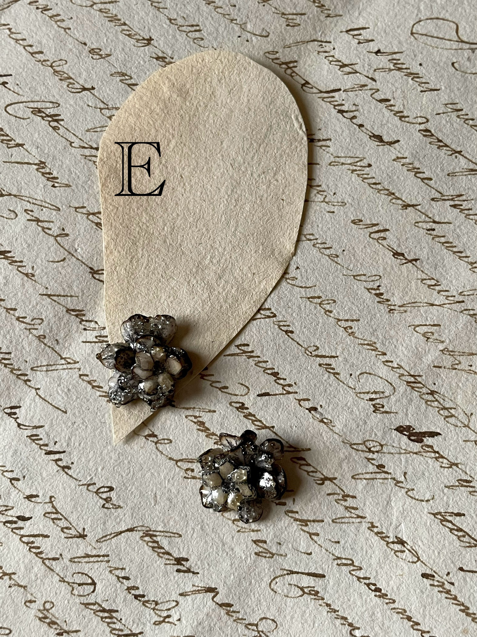 夜想花イヤリング／ピアスE