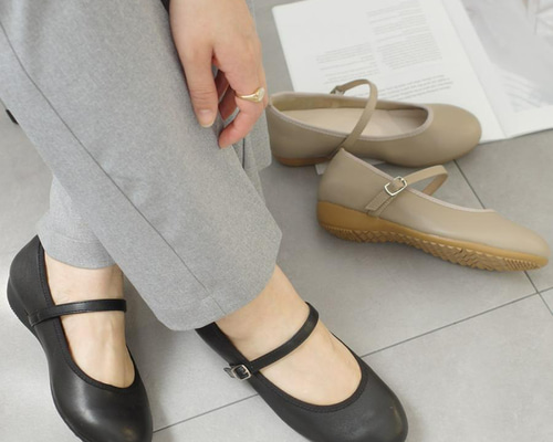 足馴染みと上質な質感が魅力 スニーカー感覚で履ける本革コンフォート