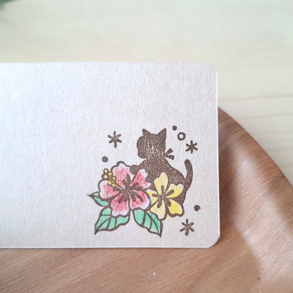 ハイビスカスと子猫　スタンプ　はんこ　夏　花　猫　暑中見舞い 2枚目の画像