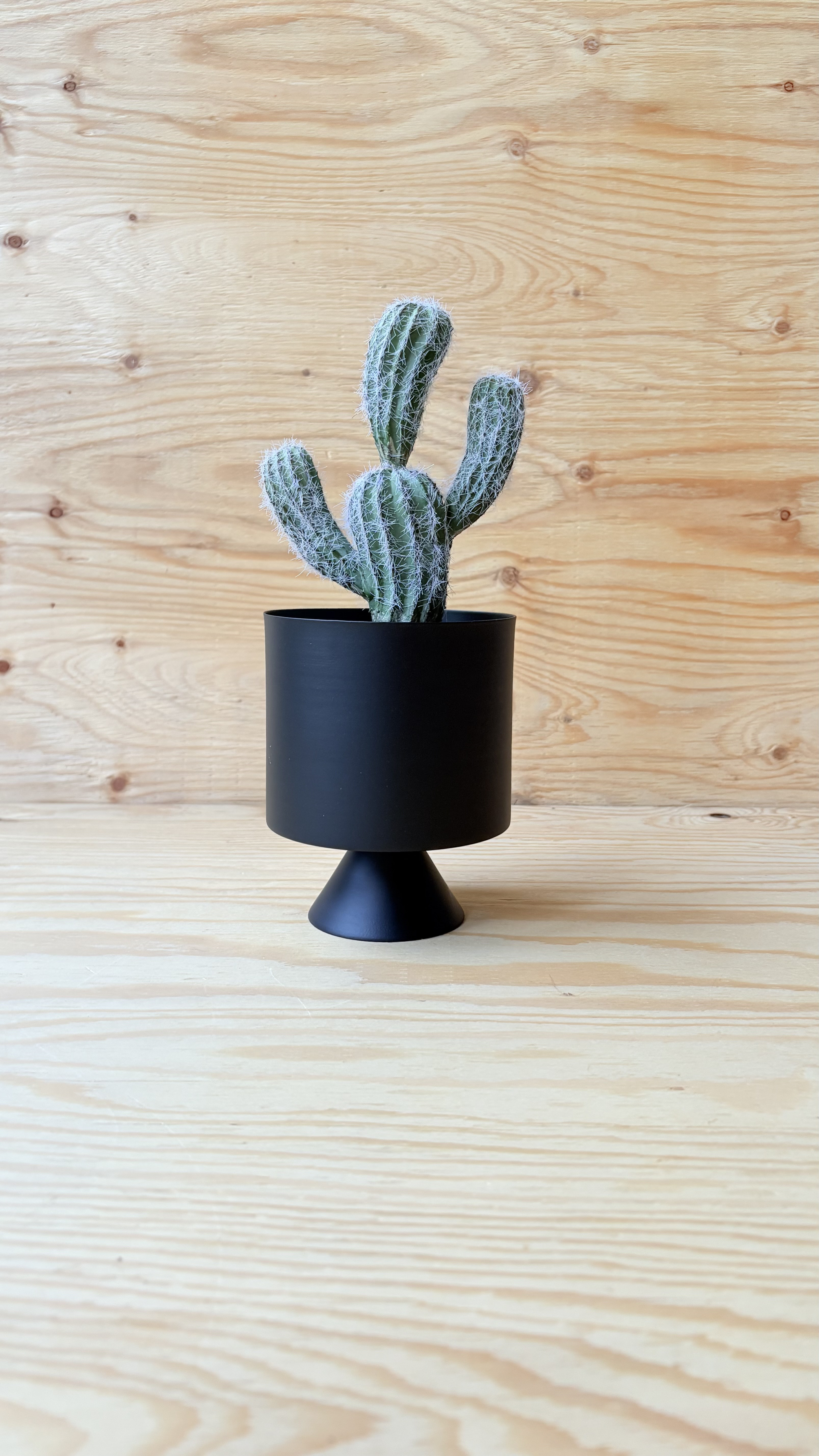 フェイクサボテン　全長28cmサボテン　黒ポット付き　人口観葉植物　お洒落インテリア　お家カフェ　店舗ディスプレイ
