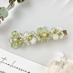 ペリドットとお花の夏色ヘアクリップ/バレッタ ヘアクリップ・バナナ