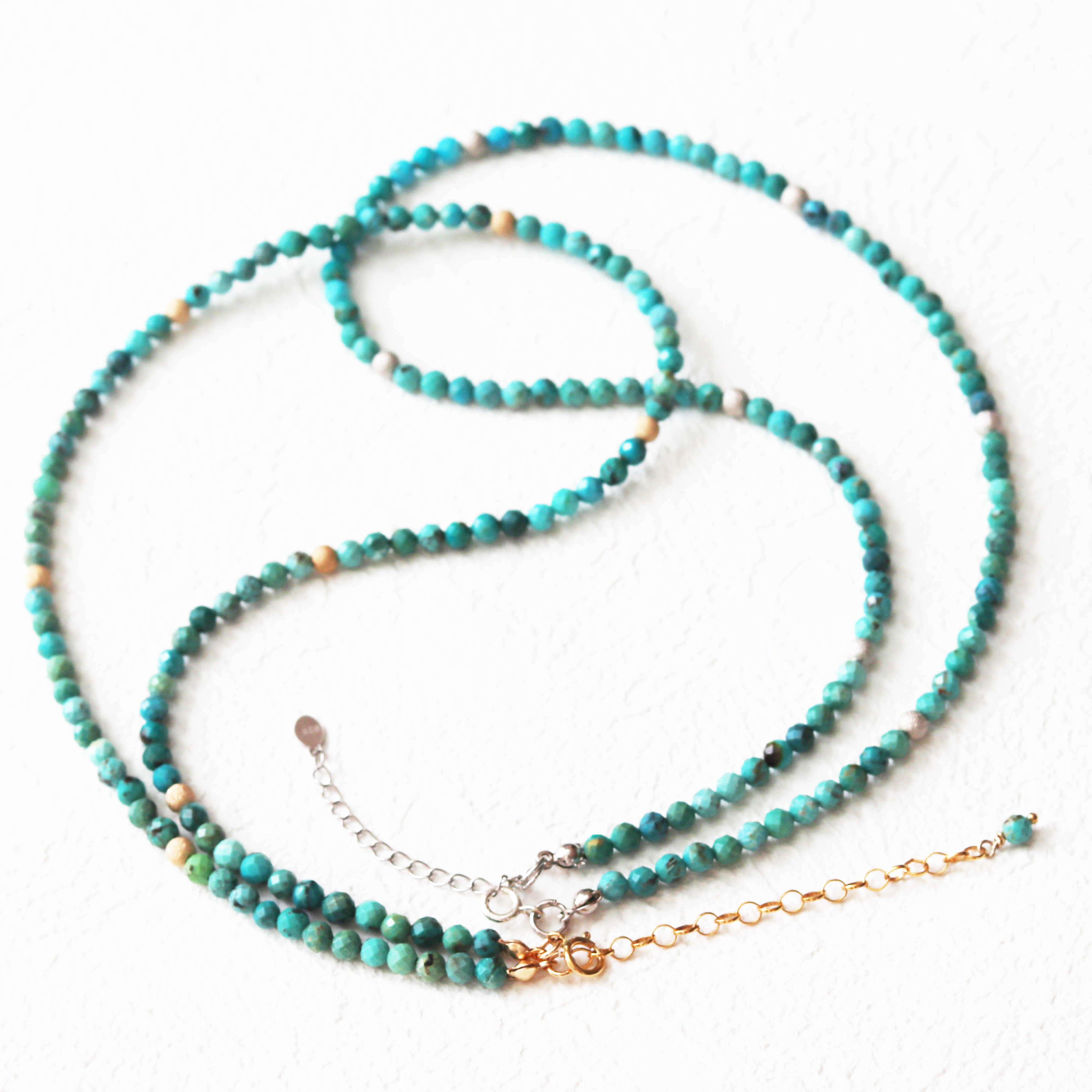 【選べる2色】ターコイズ　ビーズネックレス　ゴールド/シルバー　天然石ジュエリー・アクセサリー　12月の誕生石　秋冬
