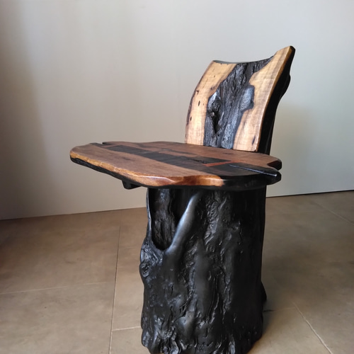 背もたれ丸太椅子 オブジェ・スツール・花台・黒柿・一木一枚板 椅子