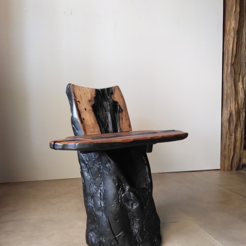 背もたれ丸太椅子 オブジェ・スツール・花台・黒柿・一木一枚板 椅子