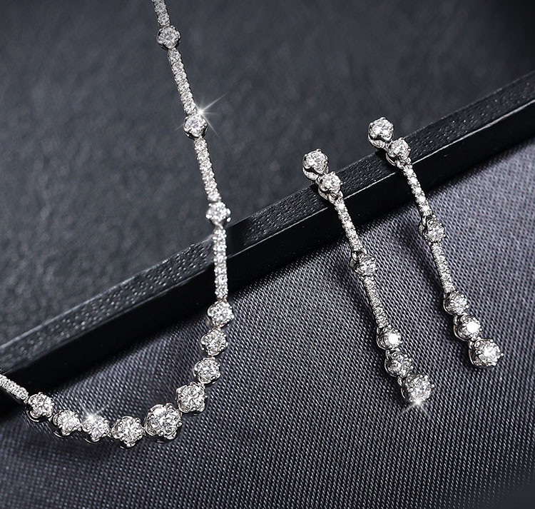 [ヘイズジュエリー] スターシリーズ 18Kホワイトゴールド 高色高透明度 天然ダイヤモンド イヤリングセット 星型放射状インレ