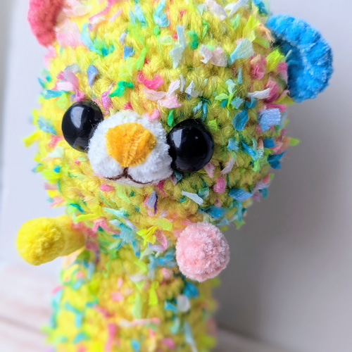 カラフルな編みぐるみクマ カラフルくまちゃん あみぐるみ 編みぐるみ あみぐるみ 月と太陽