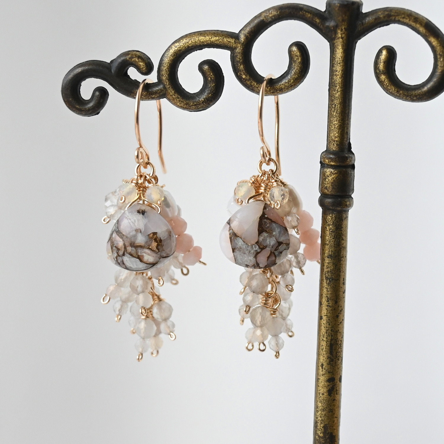 【SALE】コッパーピンクオパールの房ピアス・ハーキマーダイヤ付き・イヤリング変更可・14kgf