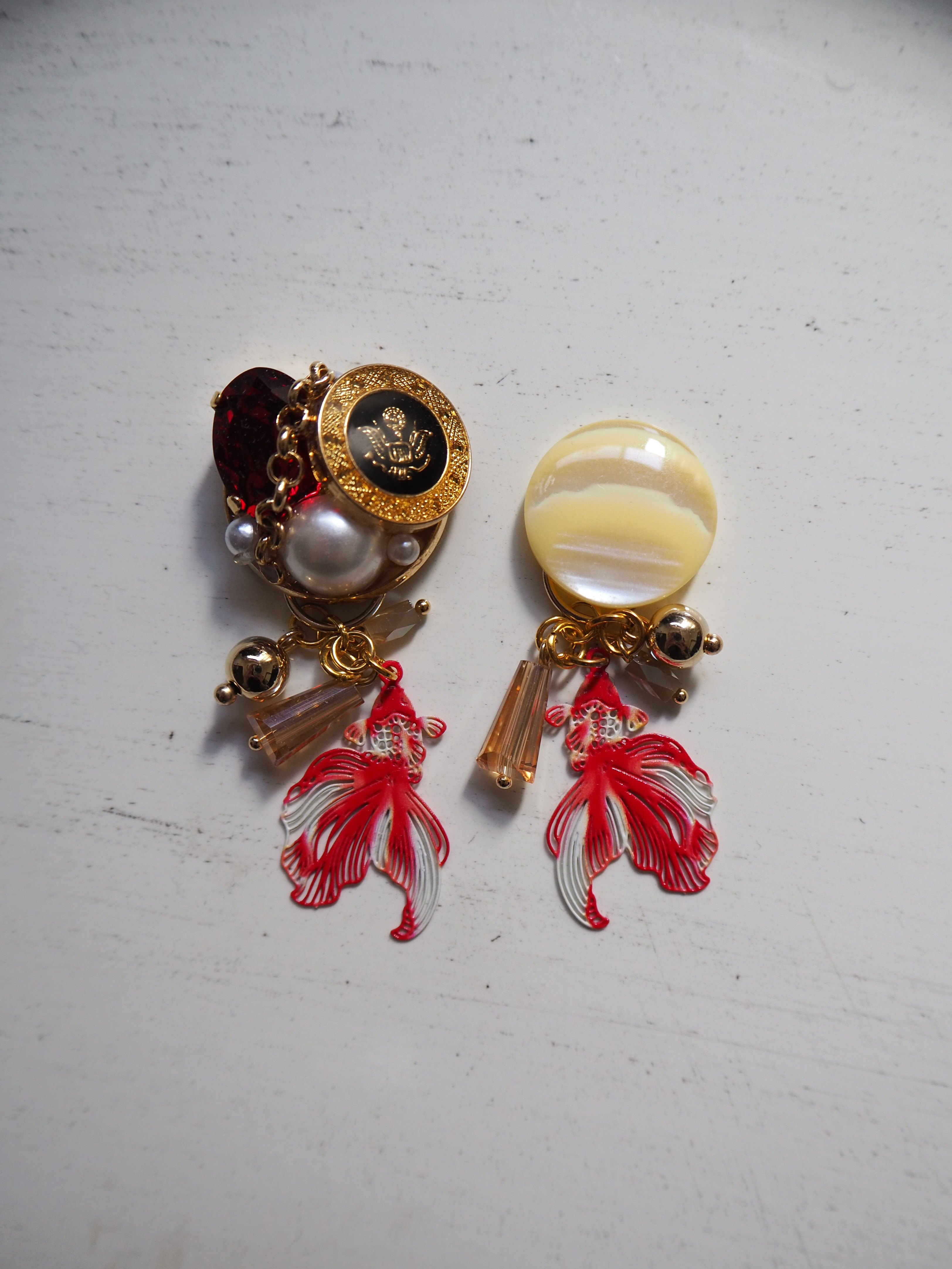 ボタンアクセサリー/金魚/ピアス