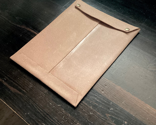 茶封筒風革封筒（B5サイズ） ボタン式 クラッチバッグ イエローバード