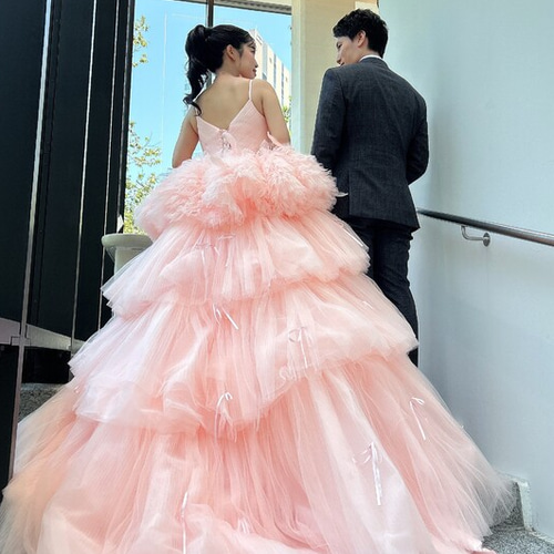 実例写真！カラードレス ピンク キャミソール ティアードのドレス