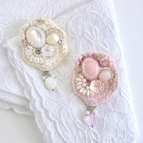 M.K.R.K⭐︎ 桜 ビーズ 刺繍 ブローチ ハンドメイドアクセサリー 桜のビーズ刺繍ブローチ ブローチ サクラ エンブロイダリー 通販