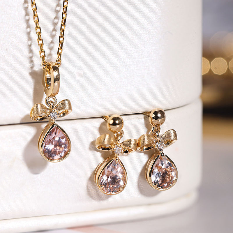 [ヘイズジュエリー] スプリングフィールドフラワーシリーズ 18Kゴールドパウダー モルガンストーンフラワーイヤリング ユニバー