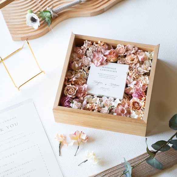【ゲスト参加型 結婚証明書】キャンバスタイプ（アンティークピンク / アーティフィシャルフラワー） 1枚目の画像