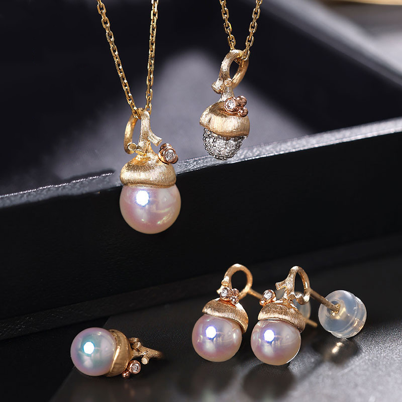 [ヘイズジュエリー] 小さな松ぼっくりシリーズ 18Kゴールド 7-7.5mm 日本製 アコヤ真珠ペンダント/イヤリング 織り模 10,872円