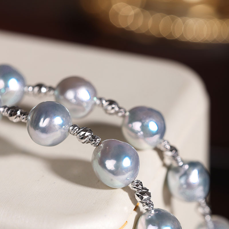 [ヘイズジュエリー] ベルリンガールシリーズ 18Kホワイトゴールド 7.5-8mm 日本製アコヤシルバー ブルーバロックパール