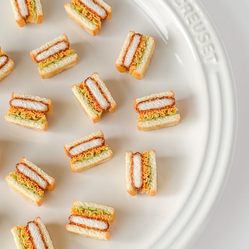 特集掲載 】ランチ風 ミニチュア サンドイッチ カツサンド / 樹脂粘土