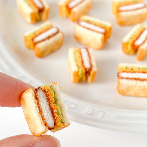 特集掲載 】ランチ風 ミニチュア サンドイッチ カツサンド / 樹脂粘土