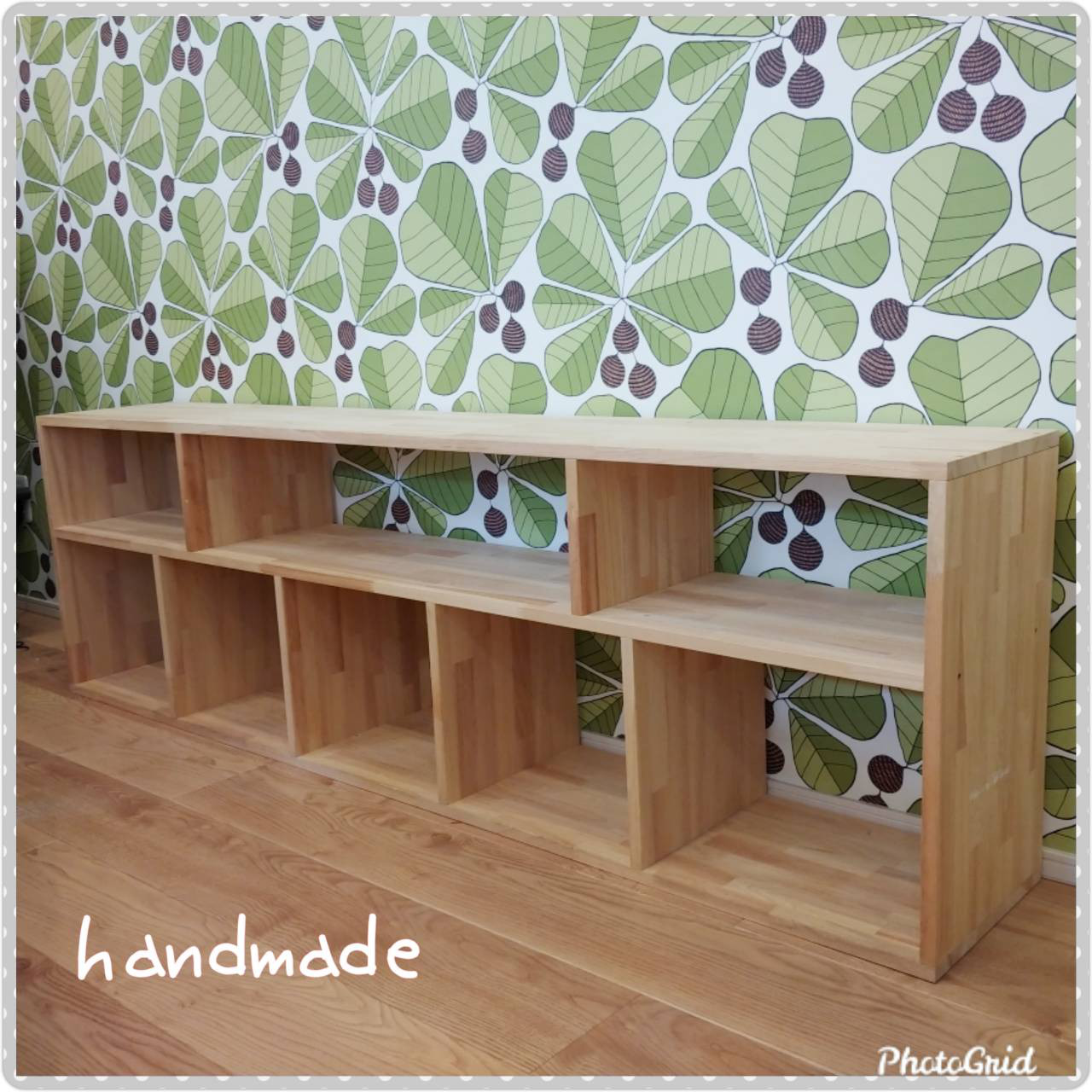 絵本棚　おもちゃ棚　木製棚　ハンドメイド　モンテッソーリ　リビングボード　北欧