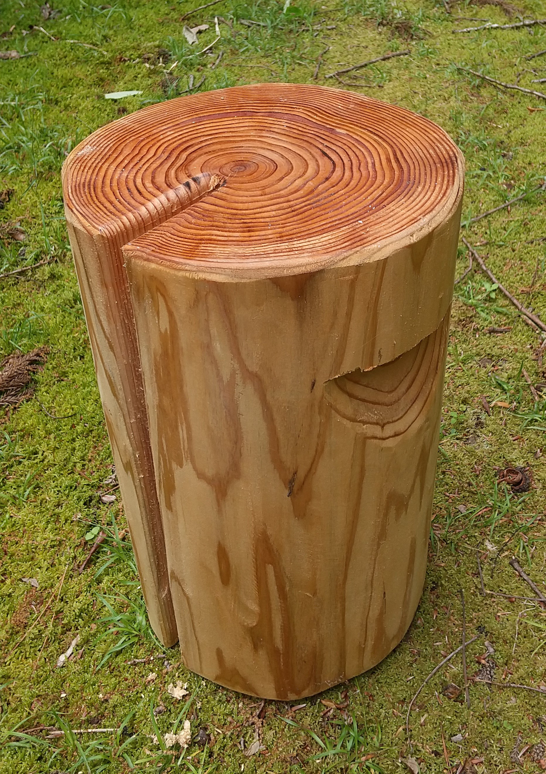 世界に１つの　丸太椅子