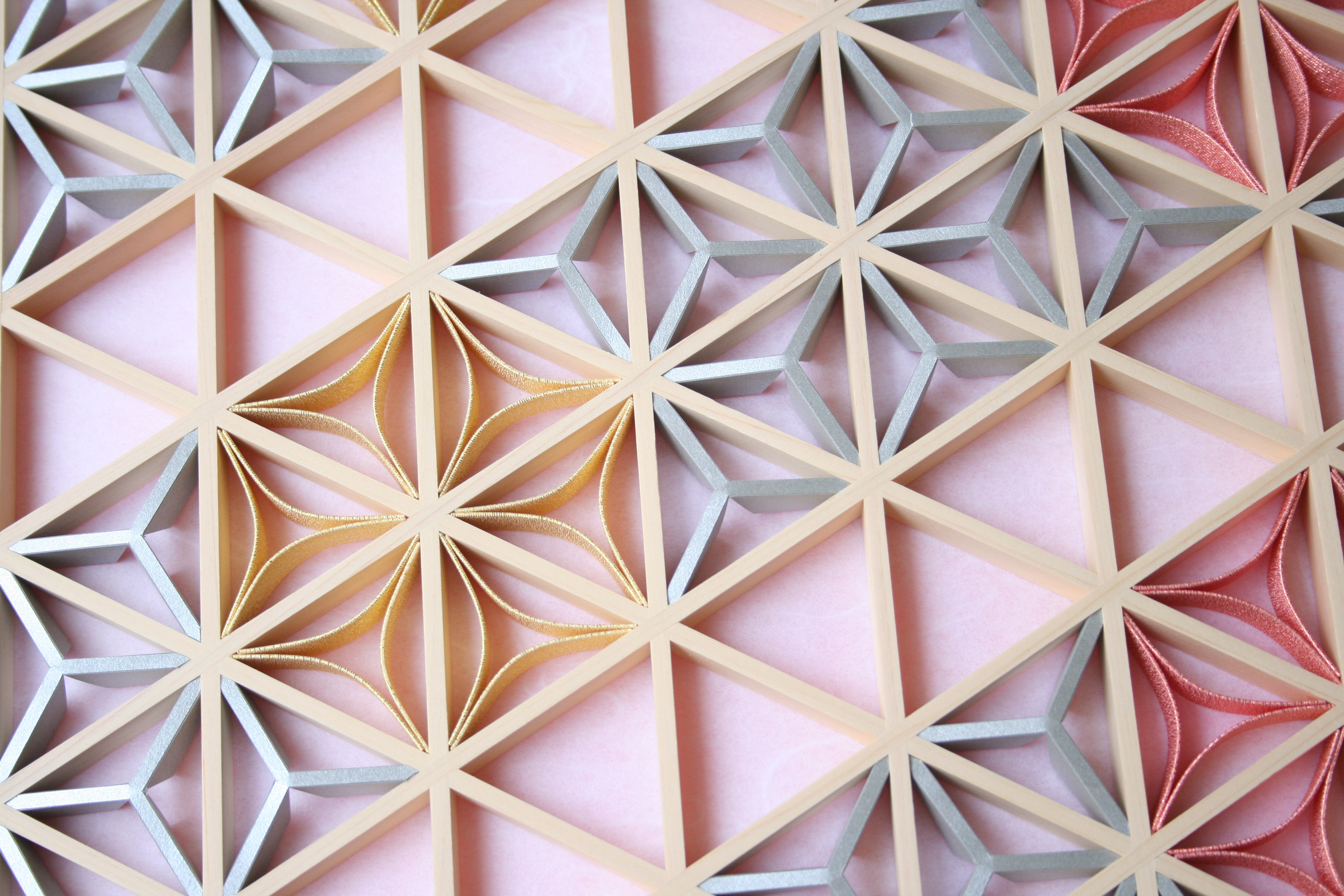 組子アートパネル 【水引七宝 コーラルピンク TypeE  ピンク背景】 和風インテリアパネル